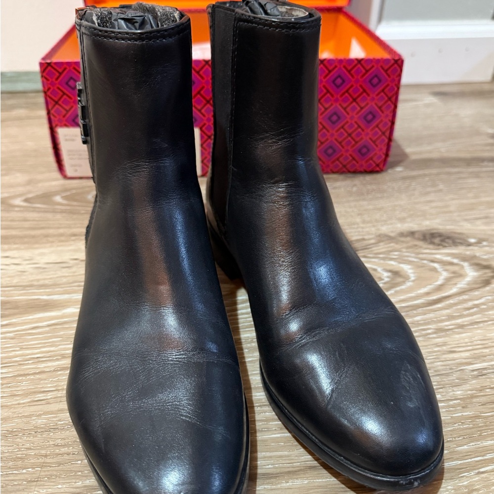 EUC Tory Burch Black Leather Boots Sleek Design with Box and Dust Bag - Picture 2 of 10